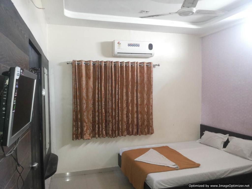 Hotel Sai Galaxy Inn Shirdi Bilik gambar