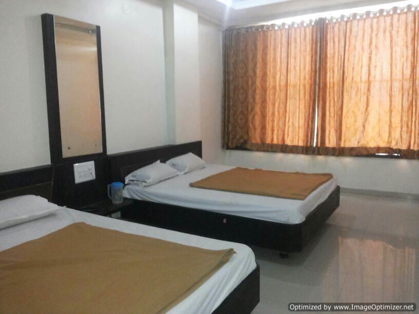 Hotel Sai Galaxy Inn Shirdi Bilik gambar
