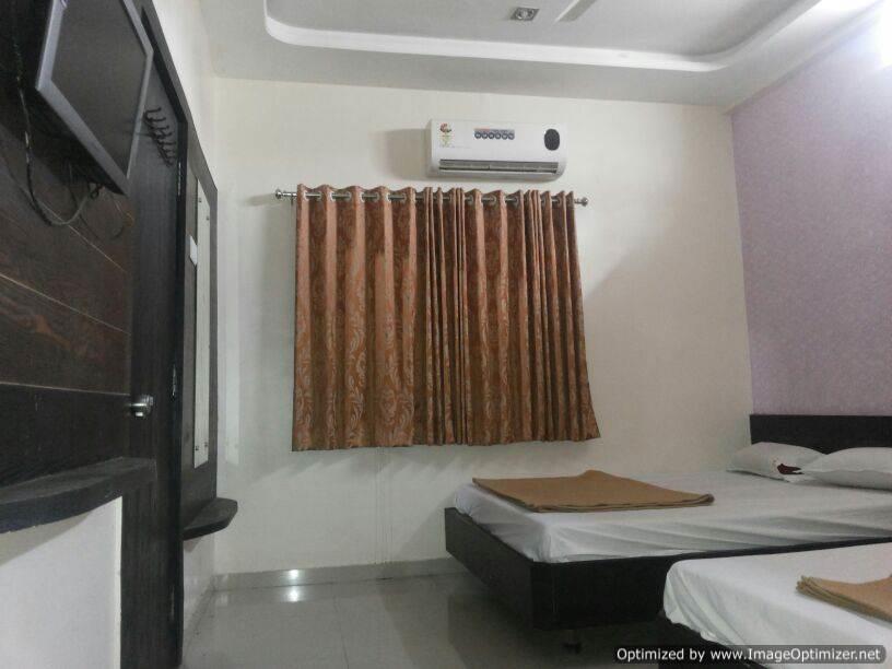 Hotel Sai Galaxy Inn Shirdi Bilik gambar